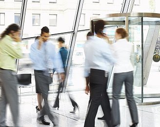 黄色软件免费下载3.3：网络陷阱警示：揭秘“免费下载”黄色软件风险，网民需提高警惕
