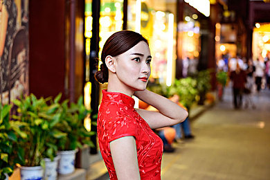 沈阳老阿姨最后的下场：沈阳75岁老阿姨捡拾垃圾度日，家中火灾丧生，社会关爱缺失引发反思
