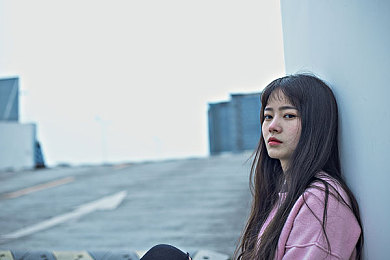 嫖妓嫖到亲麻第一章：揭秘“嫖亲妹”事件：网络色情产业链背后青少年保护困境-1