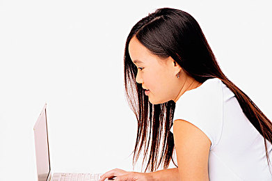 美女视频越黄：网络清流守护者：揭秘网络陷阱，共筑文明家园