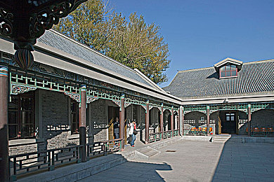 黄色软件-3.0：揭秘“神秘软件”：非法内容泛滥，青少年安全引担忧，如何净化网络环境成焦点