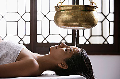 奇思妙想翁小莹最后和谁在一起了：情感交织：揭秘《奇思妙想》小莹心动之旅