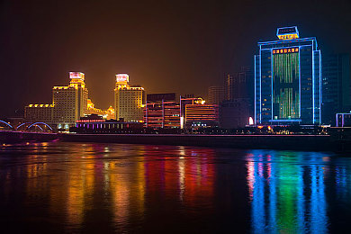 一二三区AV：游戏新天地，多维探索乐无穷-2