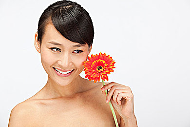 日本花季传媒app：创新领航，日本新媒体巨头花季传媒app日活破百万，未来发展潜力无限-1