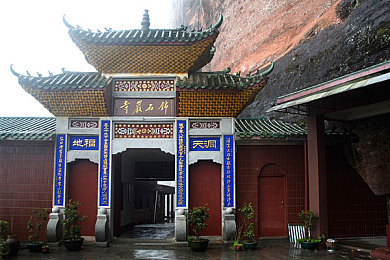 爱豆传媒成人：娱乐传媒巨头爱豆传媒引领成人化转型，多元内容布局助力产业升级