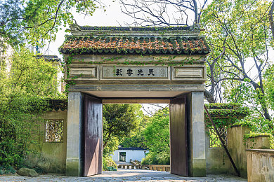 日本极品护士撒尿：神秘日本护理传奇，极品守护者的温暖瞬间-1