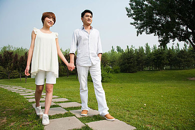 男生女生的稿基软件：“趣味互动，轻松交友，打破界限，畅享数字社交新体验”