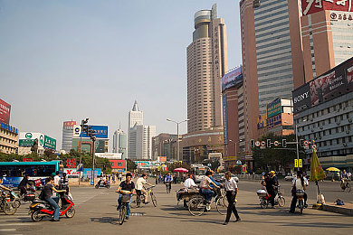 黄视频app下载3.0.3免费装：海量视听盛宴，智能推荐新篇章——黄视频3.0.3升级，视觉与个性化体验双丰收-1
