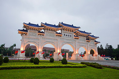 空中女士美国满天星原名叫什么：空中舞者传奇：探寻陈晓薇艺术足迹-2