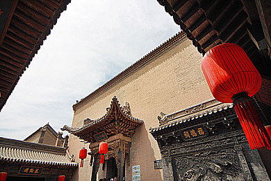 黄色动漫网站：揭秘网络毒瘤：涉嫌传播淫秽动漫网站引发社会热议，监管升级在即-2