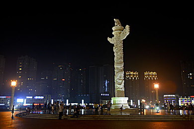 法国空姐：蓝天天使，优雅传递：揭秘法国航空服务中的文化使者魅力-1