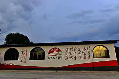 老师蹭在桌角上自慰：教育的隐痛角落：揭开教师心理健康困境的序幕