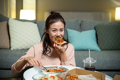 草莓视频成人版站长统计：数字秘境探幽：百万级用户背后的成人视频平台数据揭秘-2