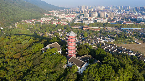 男人把ji大巴放进女人嘴图片：巨嘴奇观：公共道德与网络风波