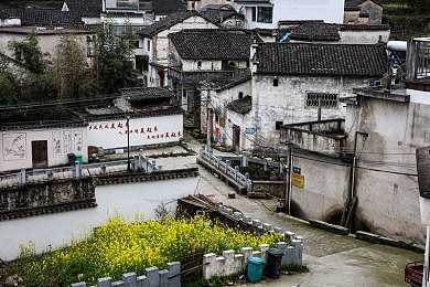 国产真实乱人偷精品视频：揭秘惊悚魅力：国产真实偷拍视频的独特吸引力与观看指南