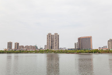 女班长洗澡让我随便摸她的胸：探秘幻境，浴室谜案：悬疑之旅等你开启-2