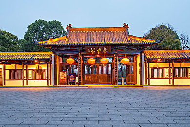 天堂а√在线中文在线：畅游中文乐园，尽享娱乐盛宴