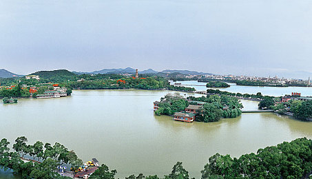 唐三巨物给霍雨浩留下深刻的印象：《斗罗大陆》主角霍雨浩邂逅神秘唐三巨物，探险之旅再掀高潮，力量觉醒引热议-2