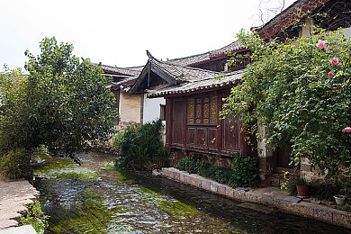 老师用脚帮我设：梦幻足球新玩法：触摸屏“踢”出策略盛宴，体验别样足球魅力-2