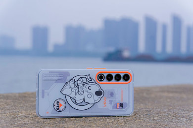 床上打扑克视频APP：轻松娱乐新潮流：床上视频APP带你畅享欢乐时光，共享扑克竞技盛宴