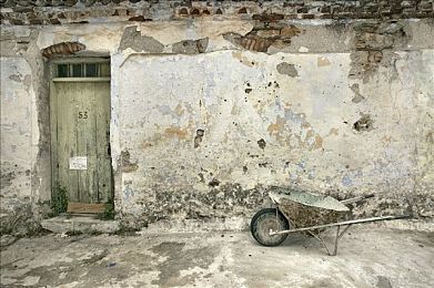 黄色动漫网站：揭秘网络毒瘤：涉嫌传播淫秽动漫网站引发社会热议，监管升级在即-3