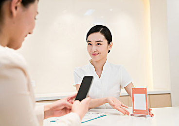 富二代APP黄：“富二代社交应用低俗内容泛滥，引发社会关注，监管刻不容缓”