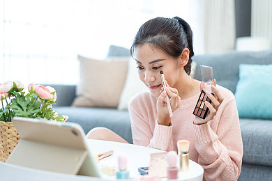  伸女人的 WWW游戏：揭秘“网络传奇”：探寻“伸女人”游戏热潮背后的神秘魅力-3