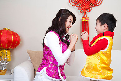 将界2第3集雷蕾打扑克视频：《将界》女神雷蕾扑克狂欢，私下魅力全开，观众惊喜连连-4