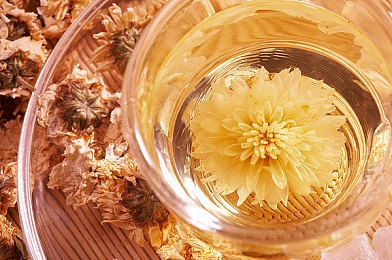 荧脱了内裤打开腿让人桶：趣味互动新体验：揭秘“脱裤游戏”的独特魅力与社交乐趣-3