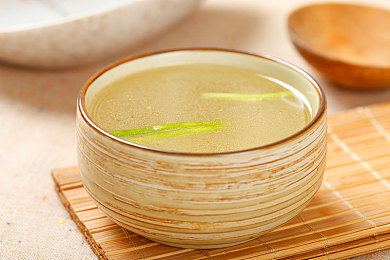 体育生胯下粗大：运动塑造身材之谜：揭秘体育生体型变化与生理关联，引发公众热议-3