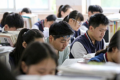 sm调教折磨男奴睪丸：网络SM文化争议：揭秘“极端男奴折磨”现象引发的社会效应与心理探索-5