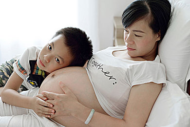 男机机桶女机机：性别界限打破，智能生活新潮流：男性拥抱女性设计，科技跨界融合趋势解读-5